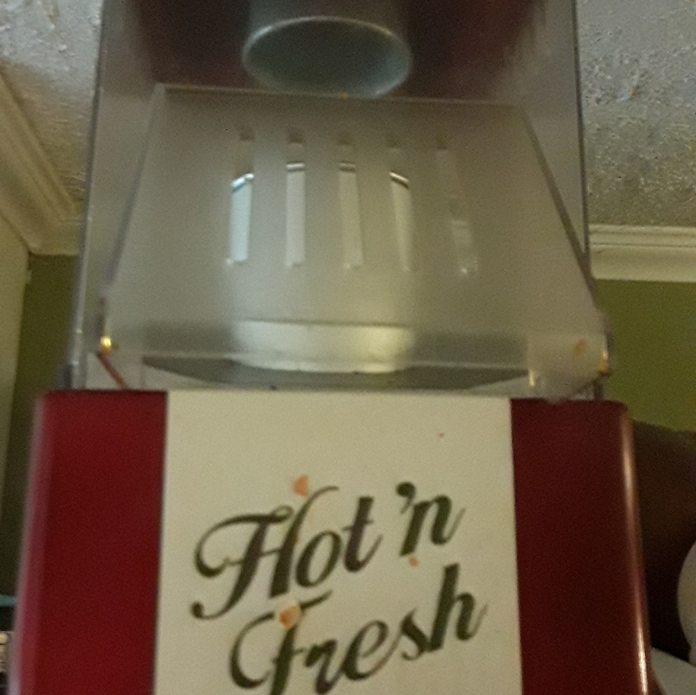 Old timy popcorn popper